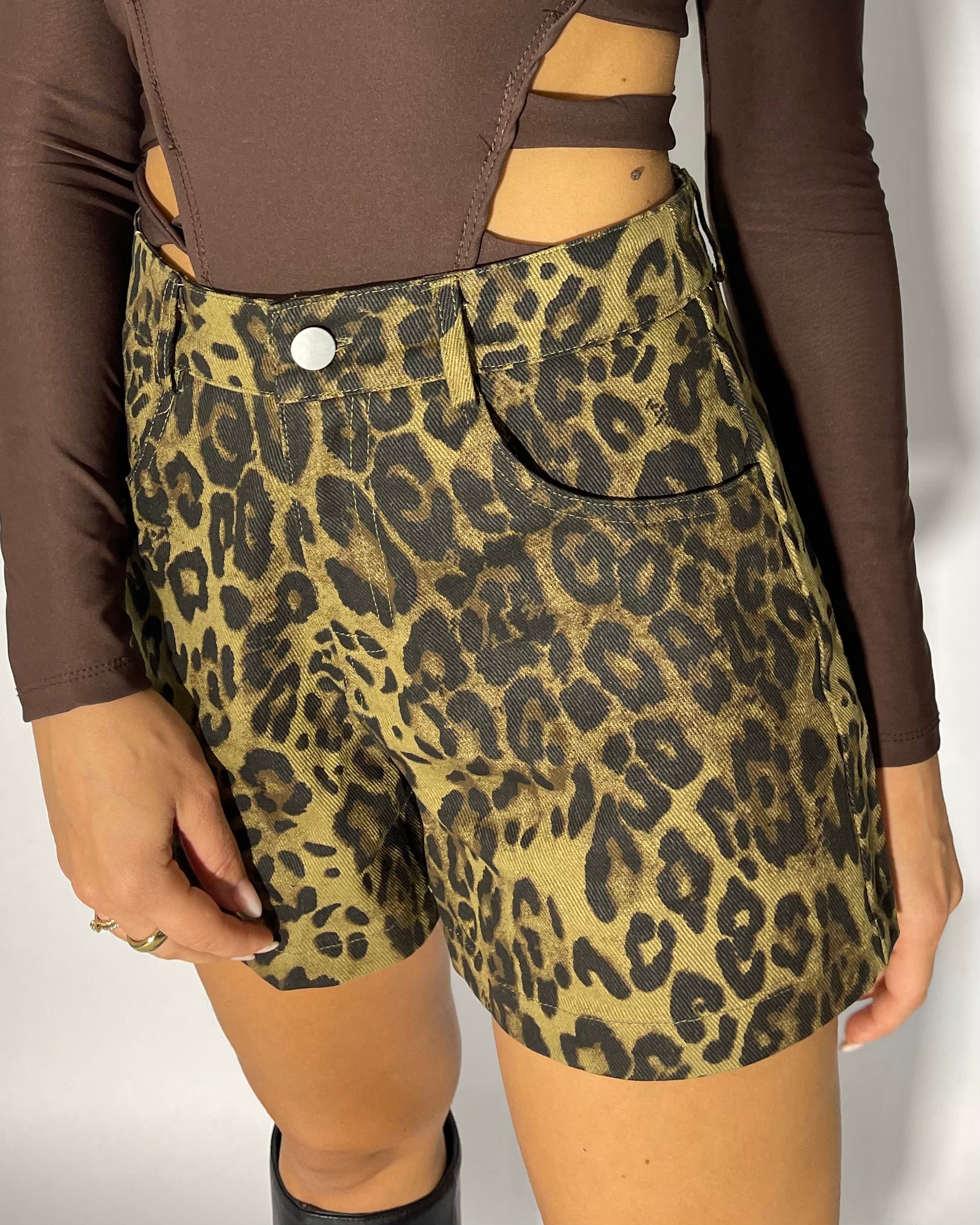 "CINDY" ANIMAL SHORTS